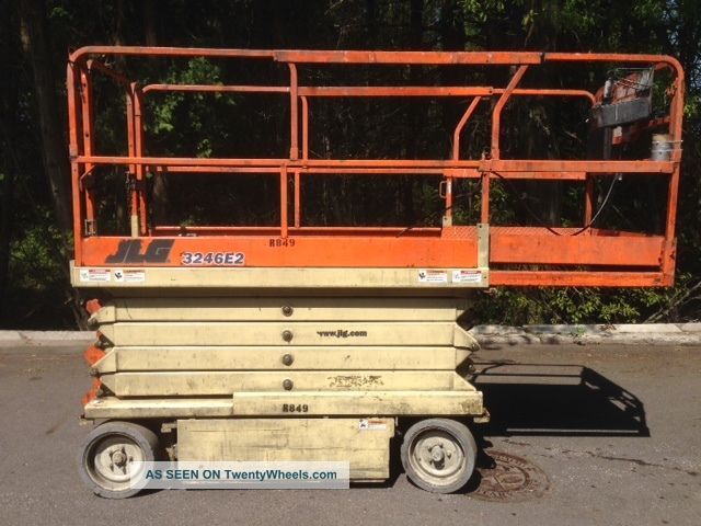 2006 32 ' Jlg Model 3246e2 Electric Powered Scissor Lift Scissor & Boom Lifts photo