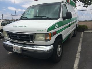 2003 Ford Leader Ambulance photo
