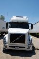 2008 Volvo Vnl 670 Sleeper Semi Trucks photo 2