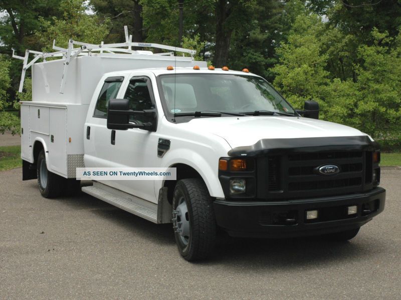 2008 Ford E350 Duty / Crew Cab / Service Tk Utility / Service Trucks photo