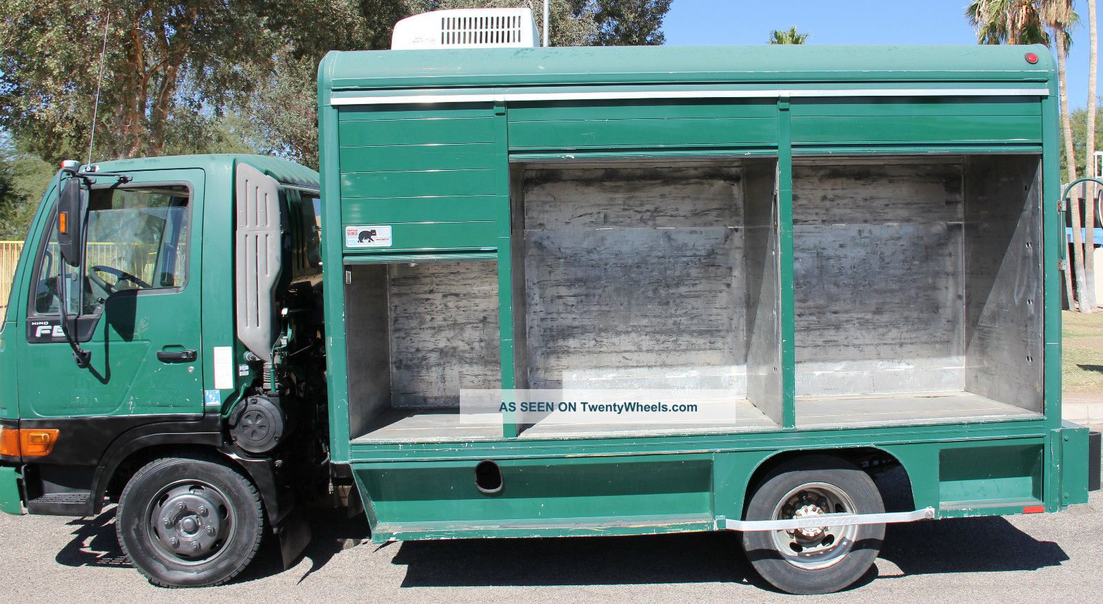 2003 Hino Fb Beverage Dually Box Truck Box Trucks / Cube Vans photo