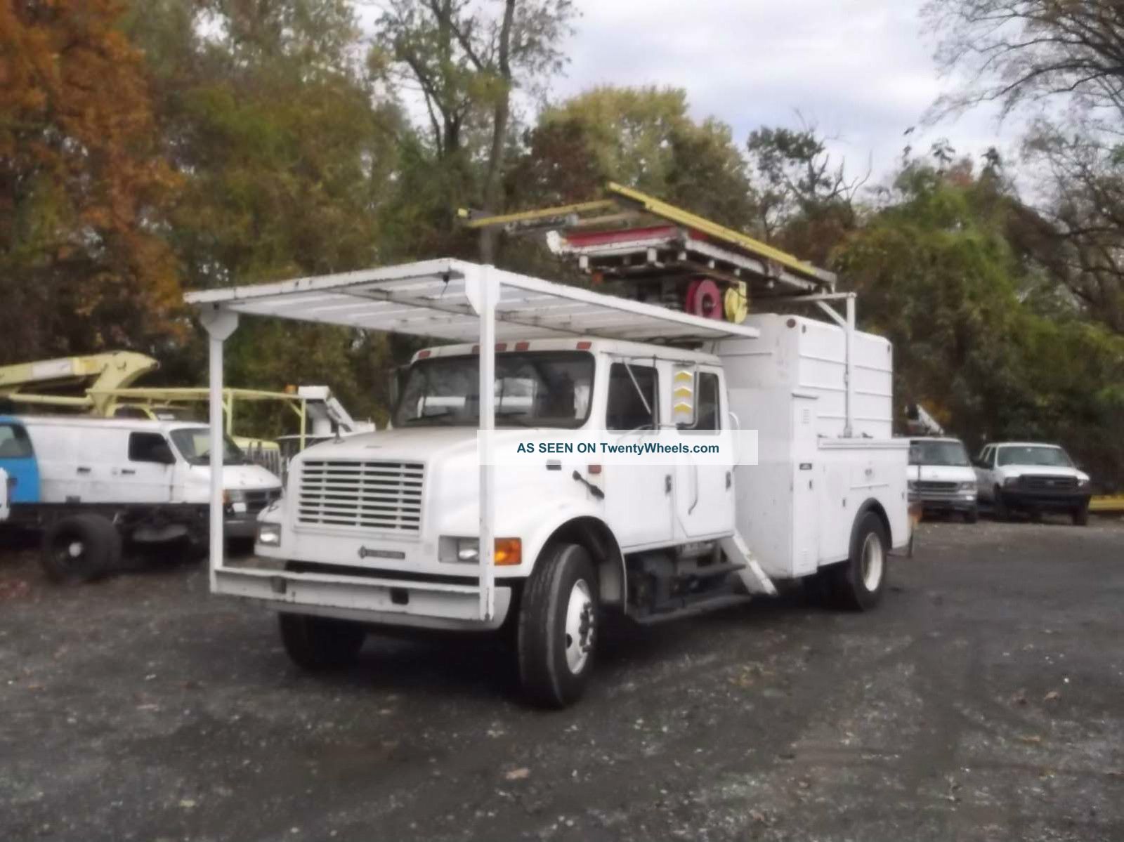 2001 International Navistar 4700 Bucket / Boom Trucks photo