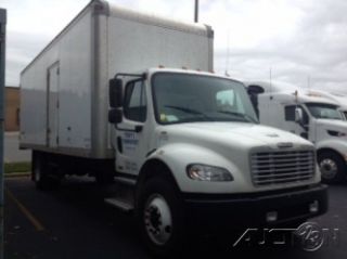 2010 Freightliner Business Class M2 106 photo