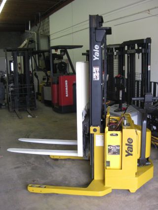 Yale Msw030 Electric Walkie Stacker Forklift - Excellent Shape - Built - In Charger photo