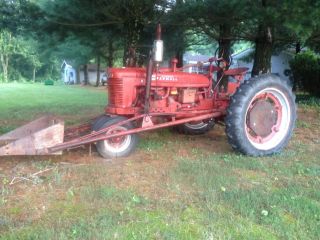 1951 Farmall H Tractor With Bucket photo
