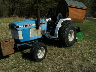 Ford 1520 Tractor photo