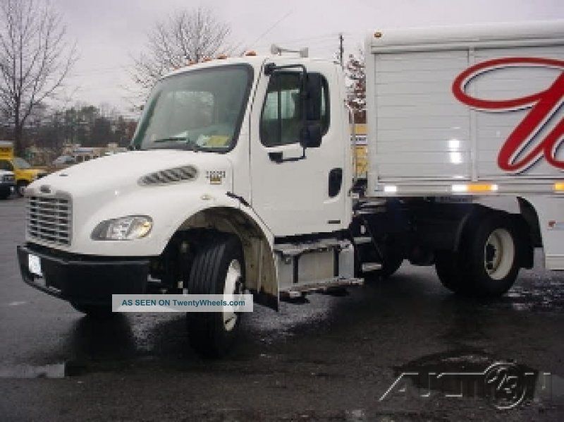 2007 Freightliner Business Class M2 106 Daycab Semi Trucks photo