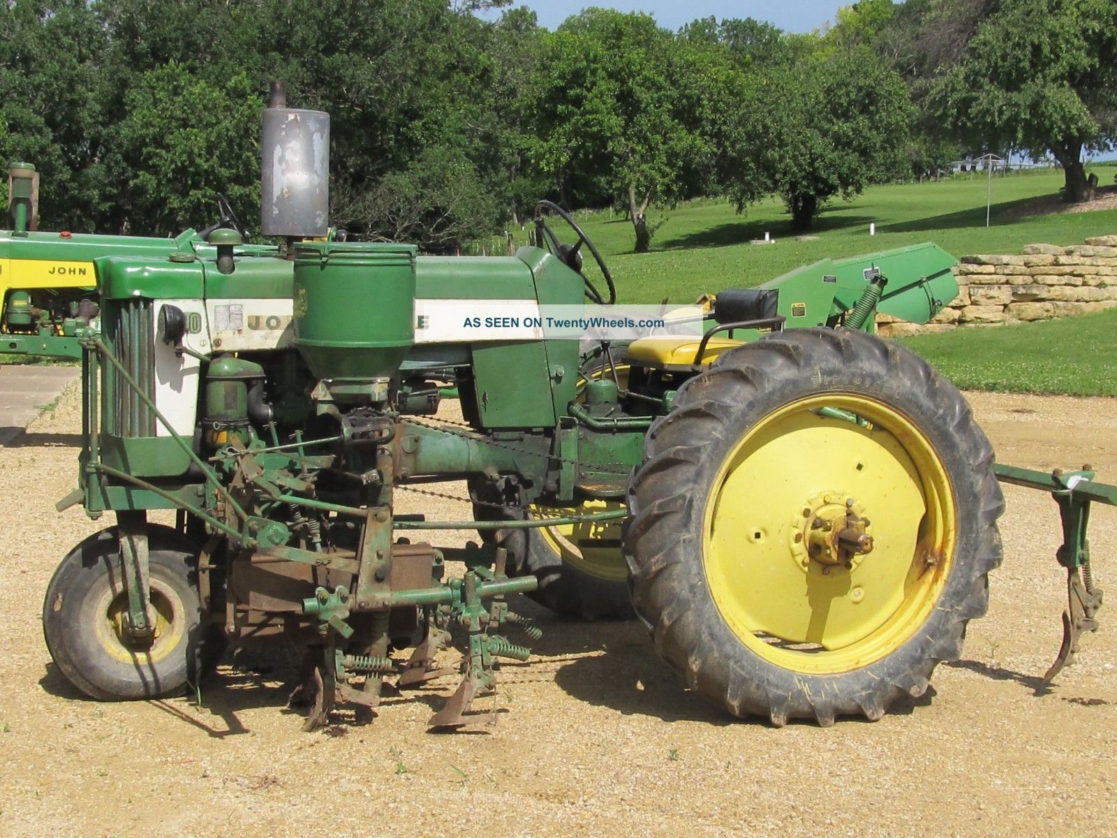 Farmall Cub 53-A & 53-C Fertilizer Side Dresser Owner's Manual – IH International
