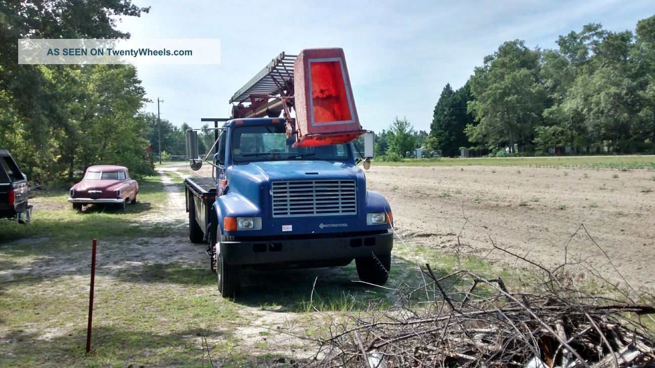 1993 International Bucket / Boom Trucks photo