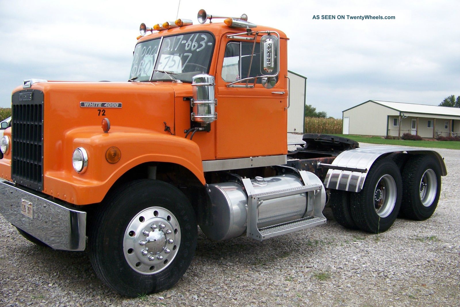 1972 White 4000 Daycab Semi Trucks photo