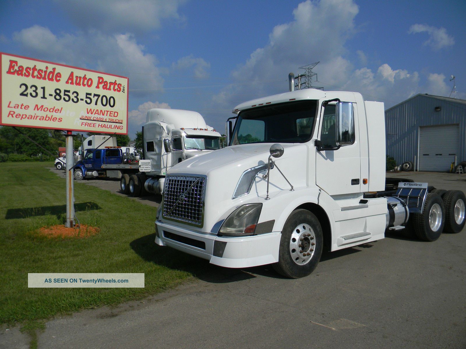 2008 Volvo Vnl Daycab Semi Trucks photo