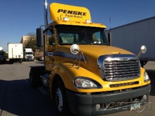 2007 Freightliner Cl12042st - Columbia 120 photo
