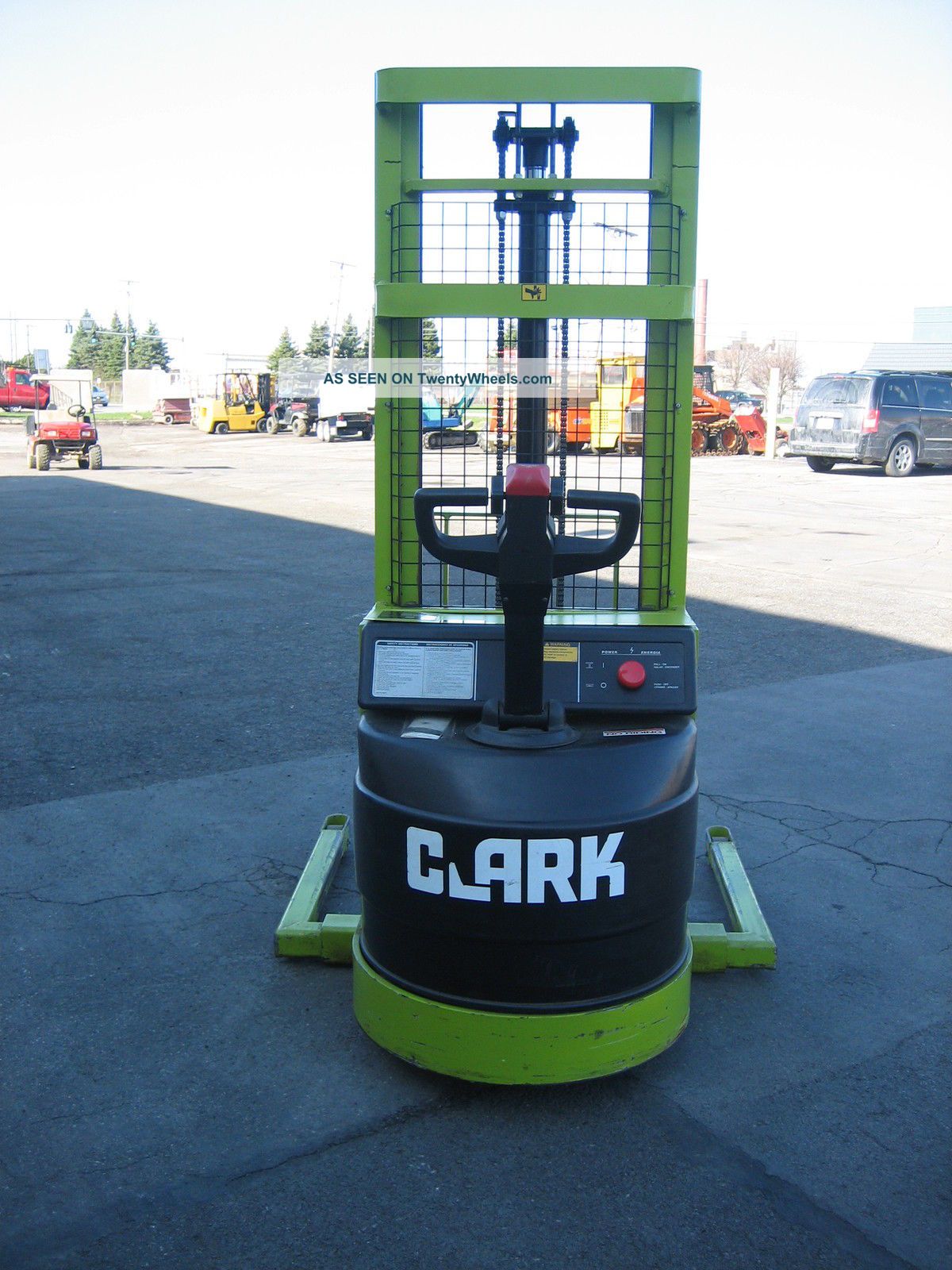 2004 Clark 2200lb Walk Behind Forklift 130 " Lift, Adjustable Width Legs
