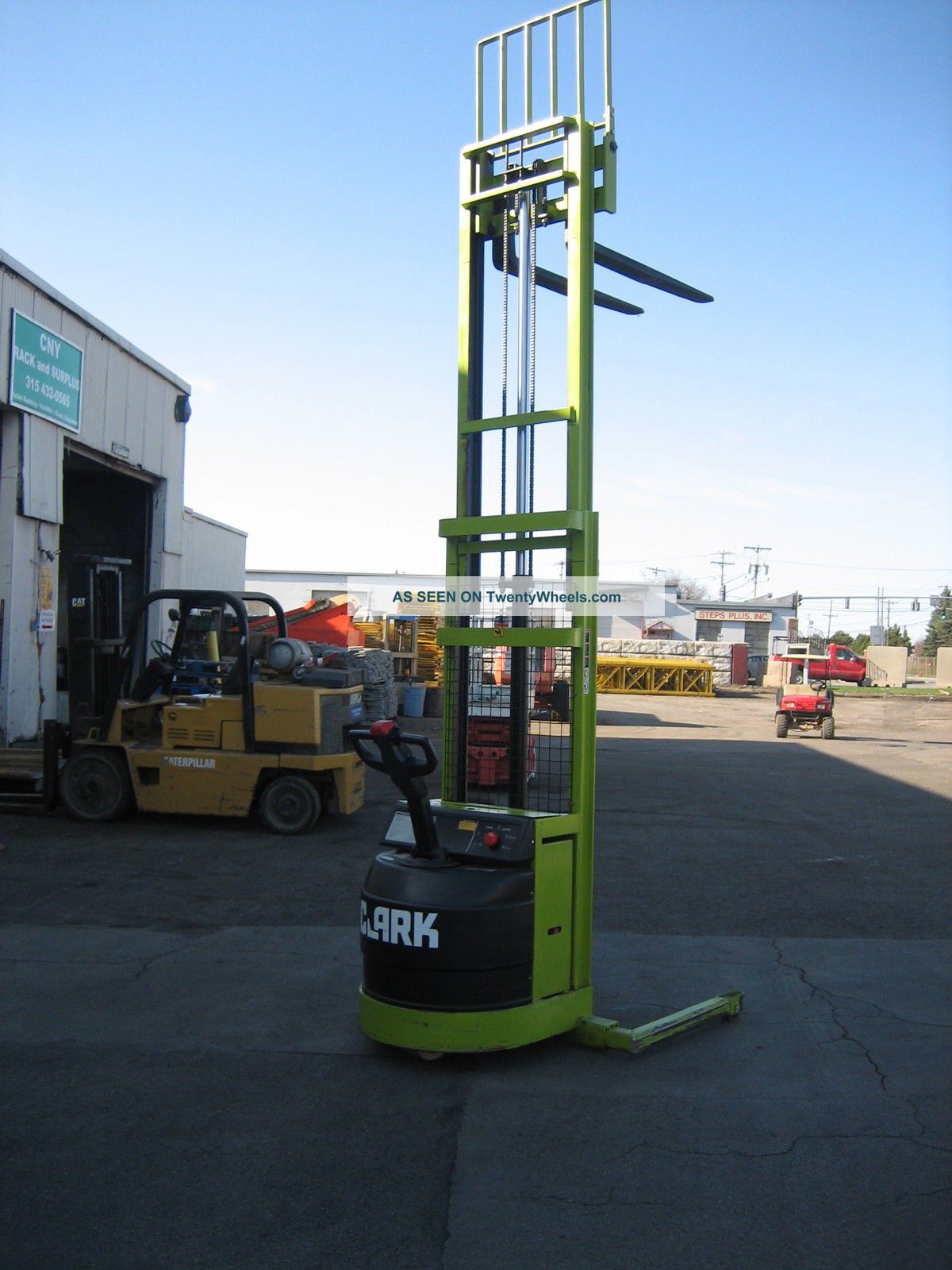 2004 Clark 2200lb Walk Behind Forklift 130 " Lift, Adjustable Width Legs
