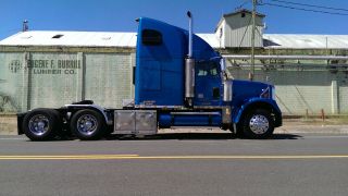 2006 Freightliner Classic photo
