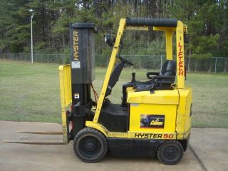 Hyster E50xm2 5,  000 Lb.  Forklift Truck W/ 3 - Stage Mast photo