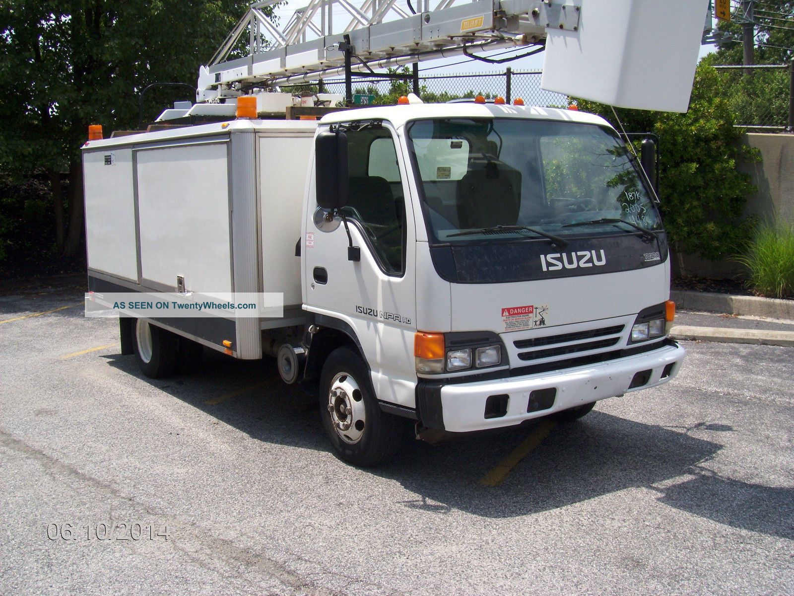2005 Isuzu Npr - 2w Drive Bucket / Boom Trucks photo