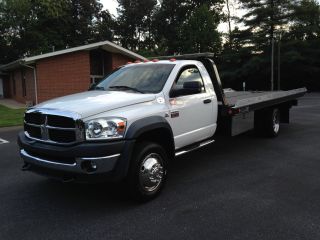 2010 Dodge 5500 Hd photo