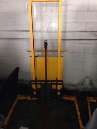 3 Multiton Sm15 - 62 Electric Straddle Lift ' S photo