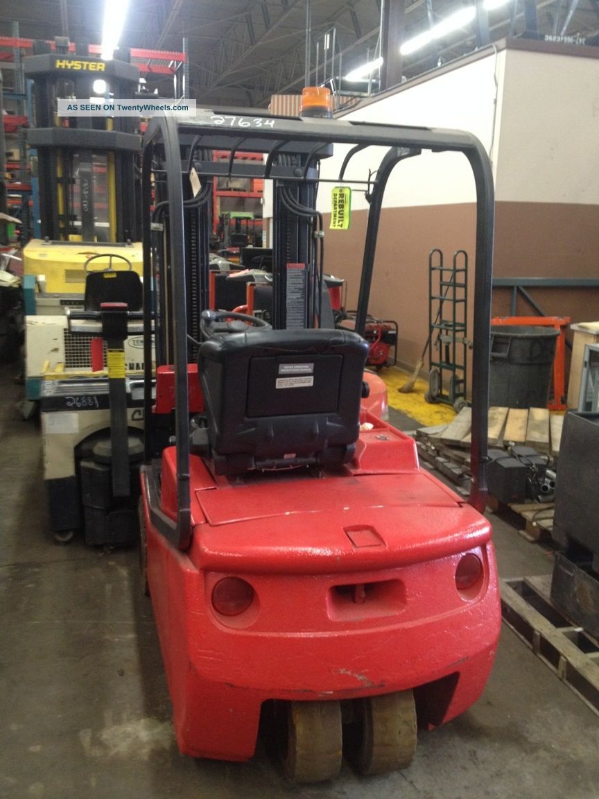2006 Raymond Rtw30 Capacity 3,  000lb.  Cush Tires Mast: 79/181 Hours: 5,  131 Forklifts photo