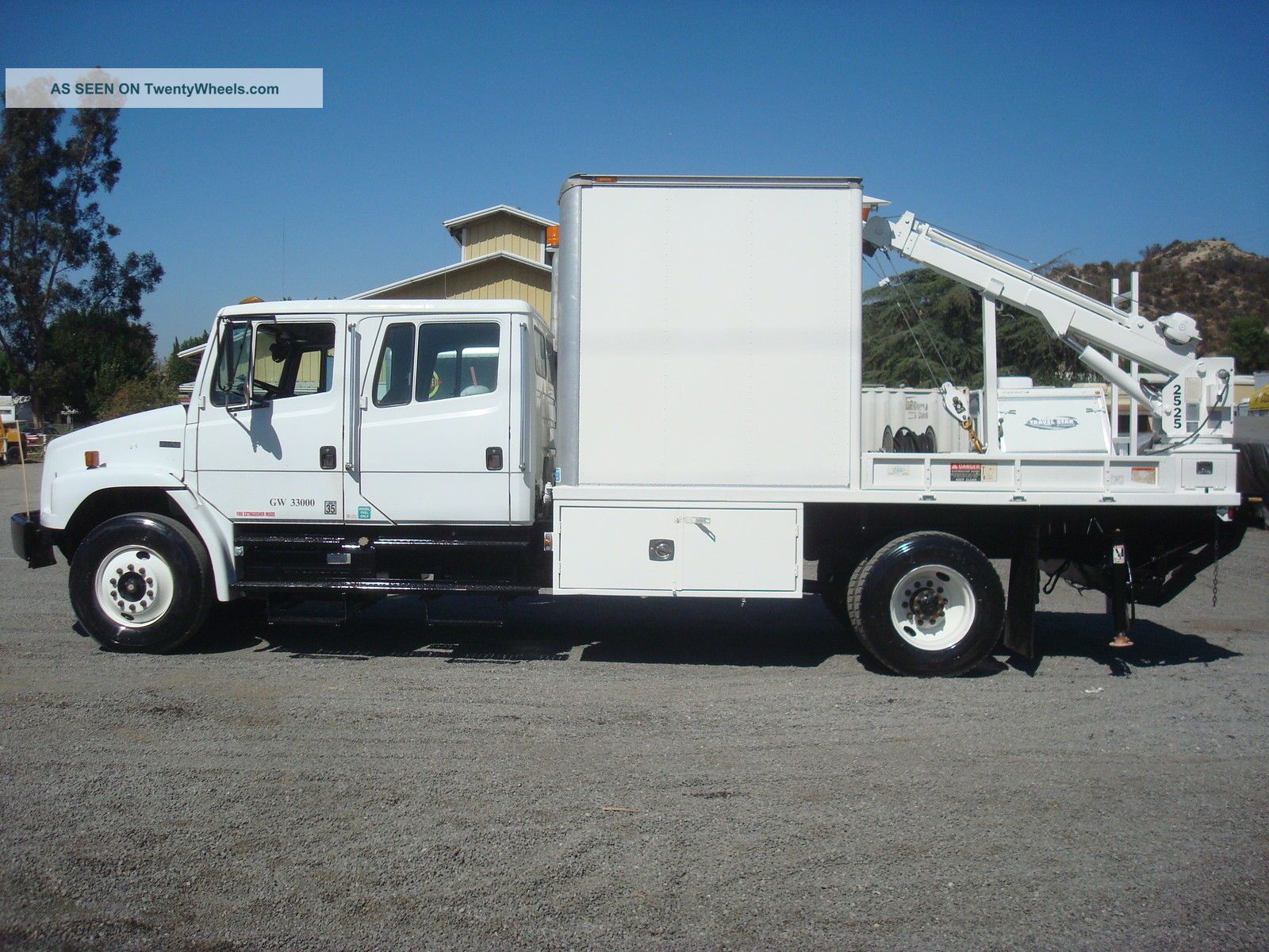 2001 Freightliner Fl70 Utility / Service Trucks photo