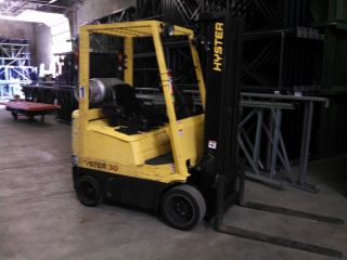 Hyster Sit Down Propane Forklift photo
