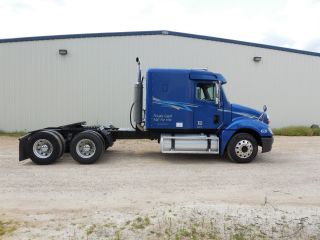 2001 Freightliner Columbia Cl120 photo