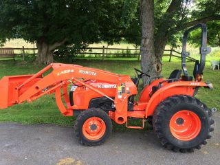 Kubota L3200 Hydro 4x4 Compact Tractor W/ Loader Package photo