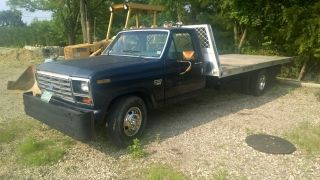 1985 Ford F350 photo