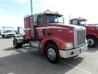 1998 Peterbilt 385 photo