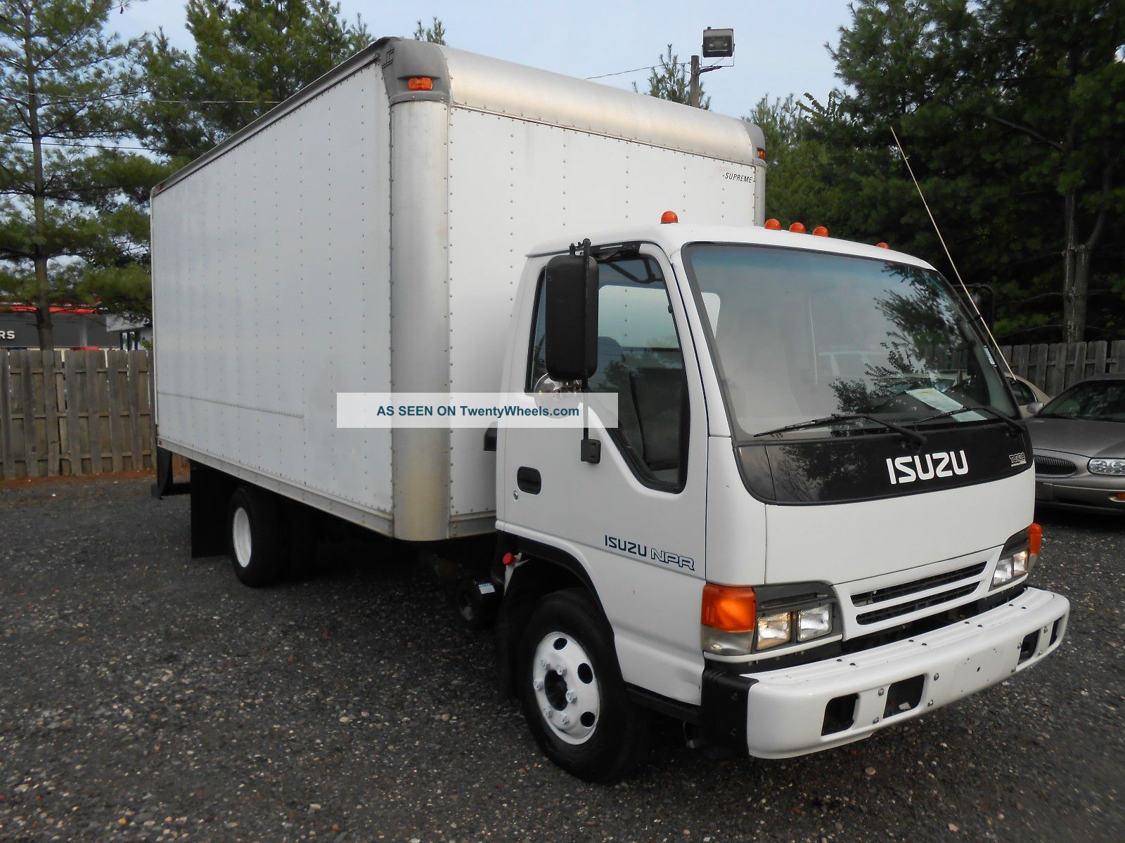 2005 Isuzu Box Trucks / Cube Vans photo