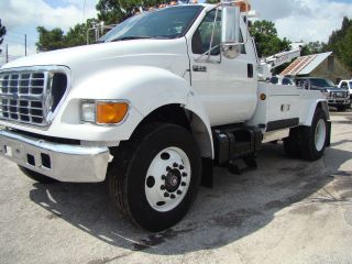 2003 Ford F - 650 photo