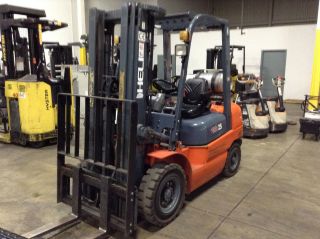 2008 Heli 5000 Lb Capacity Pneumatic Forklift 3 Stage Mast.  Only 2175 Hours photo
