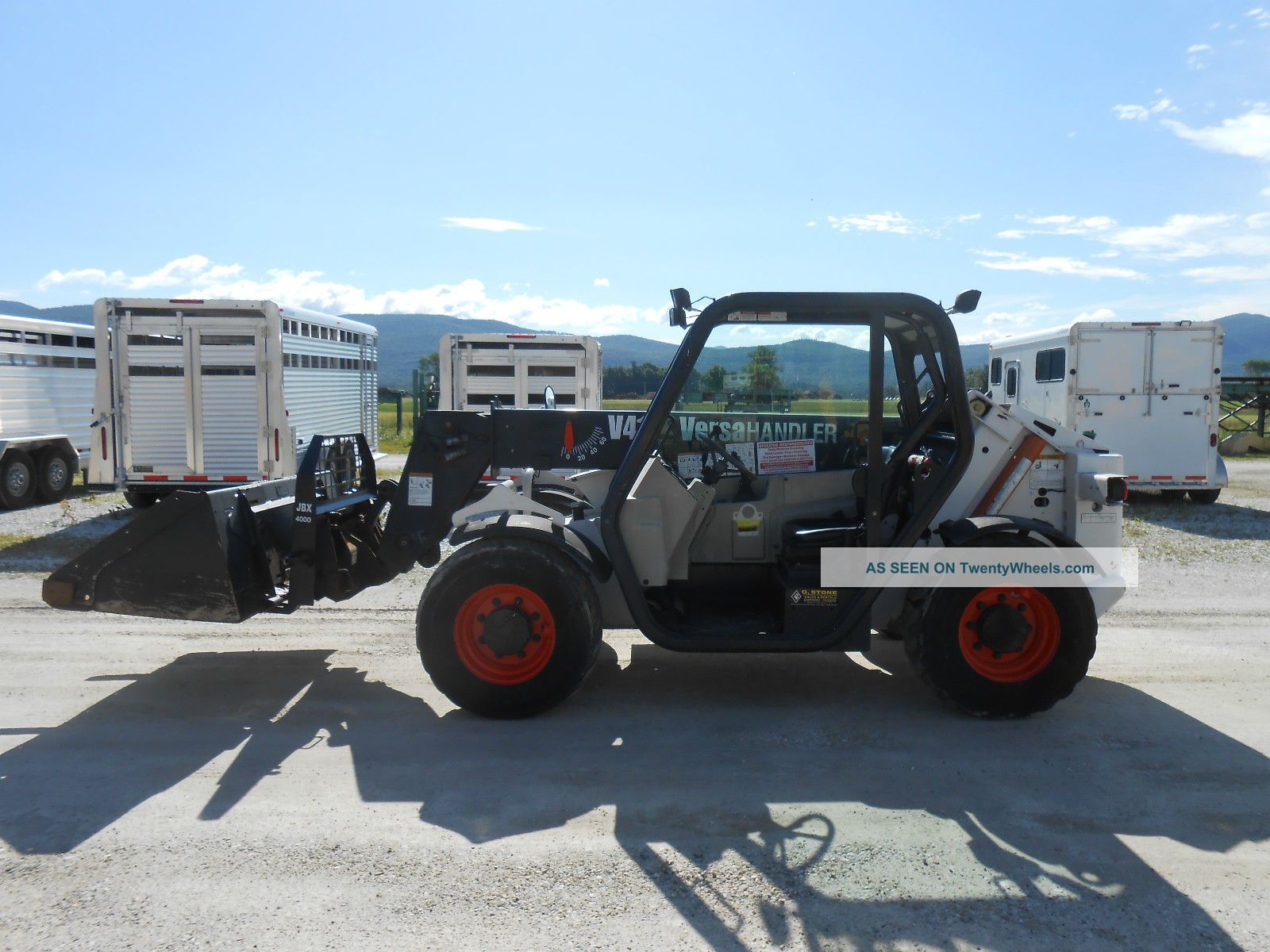 Bobcat V417telehandler Forklifts photo
