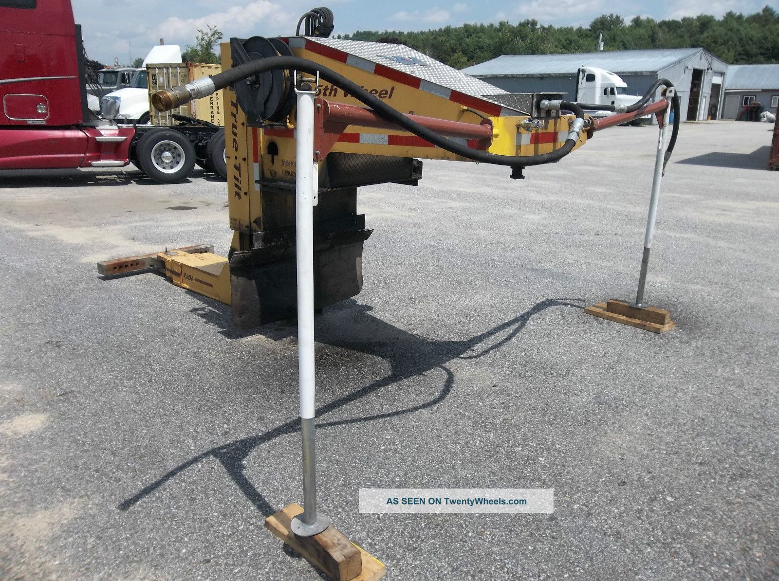 Portable Fifth Wheel Wrecker Towing Unit / Direct Equipment Supply