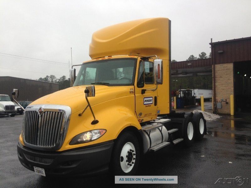 2011 International Prostar Daycab Semi Trucks photo