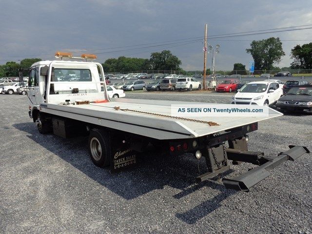1999 Nissan ud 2000