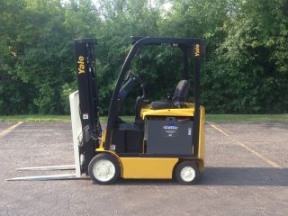 Yale Erc30 Electric Forklift photo