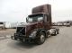 2011 Volvo Vnl64t300 Daycab Semi Trucks photo 1