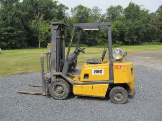 Yale Glp050,  5,  000 Pneumatic Tire Forklift,  Lp Gas,  Two Stage,  Runs Good photo