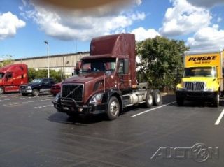 2010 Volvo Vnl64t300 photo