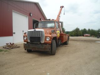 1985 Ford L8000 photo