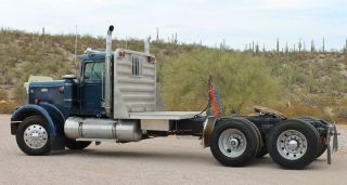 1984 Autocar At64f photo