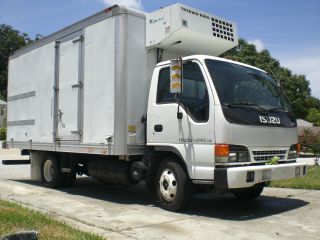 2000 Isuzu Npr photo