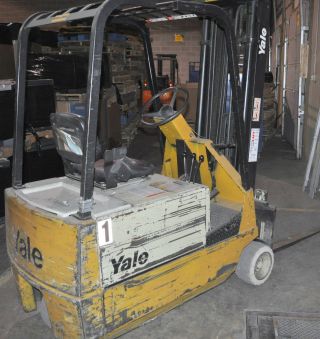 1984 Yale Erc030tan245e083 Electric (3) Wheeled Forklift,  Side Shift Bad Battery photo
