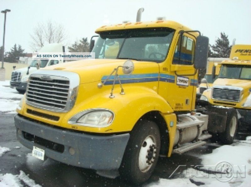 2007 Freightliner Cl12042st - Columbia 120 Daycab Semi Trucks photo
