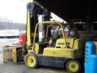 Hyster S125a 12,  500 Pound Capacity Forklift W/ Rotating Roll photo