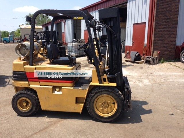 Daewoo Pneumatic 5000 Lb G25s - 2 All Forklift Lift Truck Forklifts photo