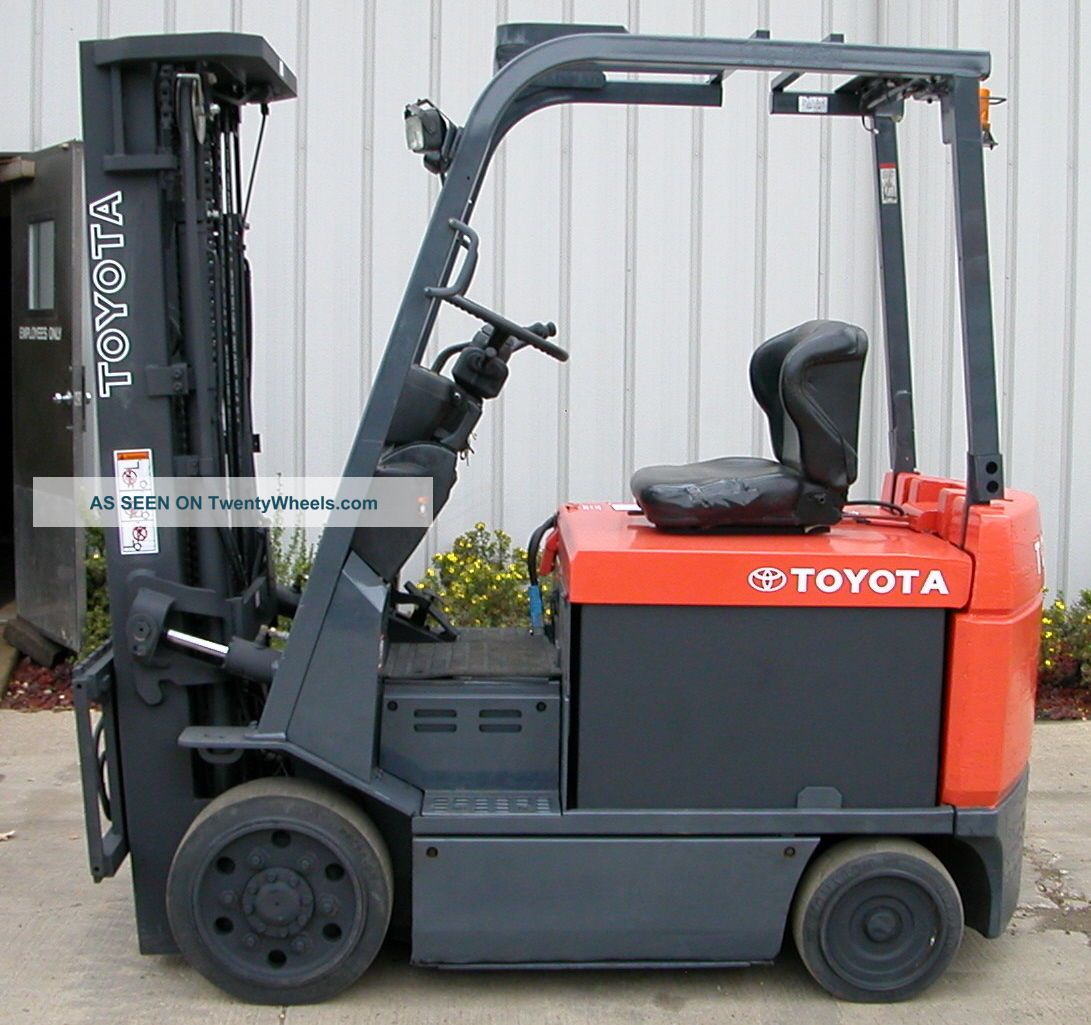 Toyota Model 7fbcu32 (2006) 6500lbs Capacity Great 4 Wheel Electric Forklift Forklifts photo