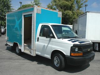 2006 Chevrolet Cutaway 12 Ft Box Truck photo